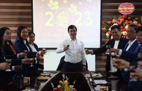 THÉP VIỆT – SING TƯNG BỪNG KHAI XUÂN MỞ HÀNG ĐẦU NĂM